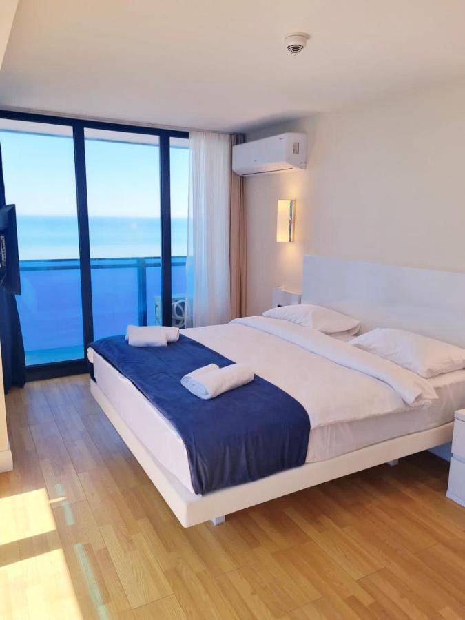 D Block Of New Luxurious Orbi City Батуми Екстериор снимка